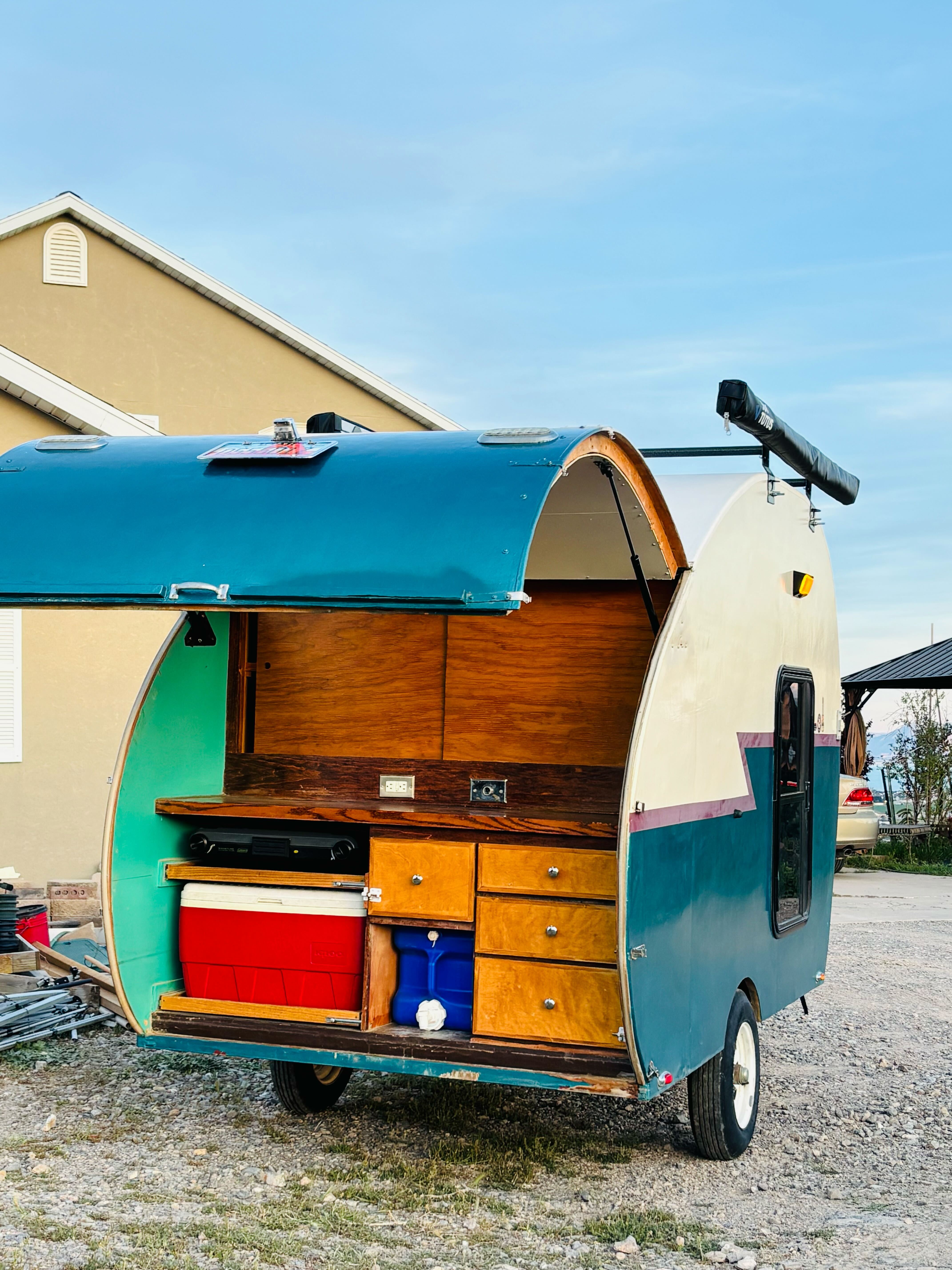 Pearl rear three-quarter view